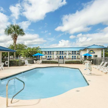 Days Inn By Wyndham Valdosta I-75 Экстерьер фото