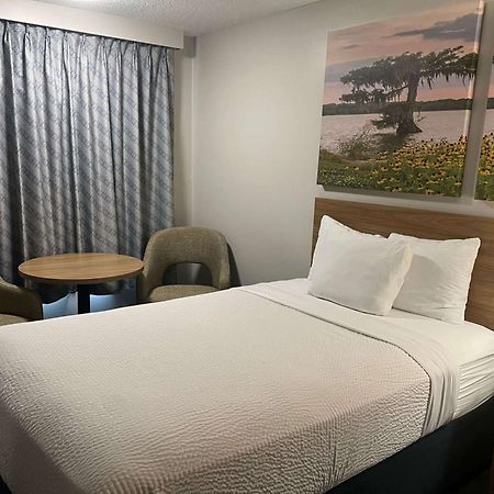 Days Inn By Wyndham Valdosta I-75 Экстерьер фото