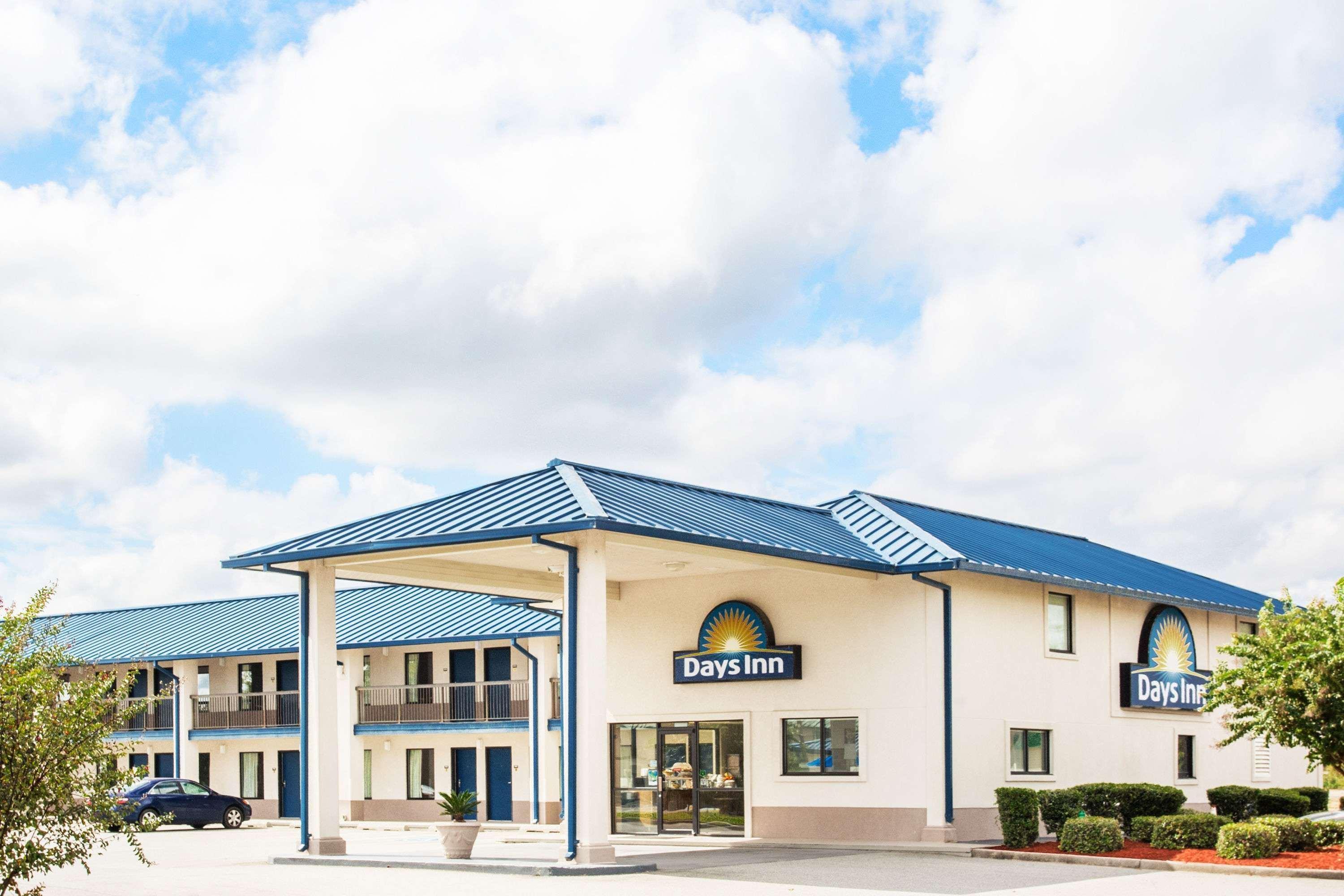 Days Inn By Wyndham Valdosta I-75 Экстерьер фото