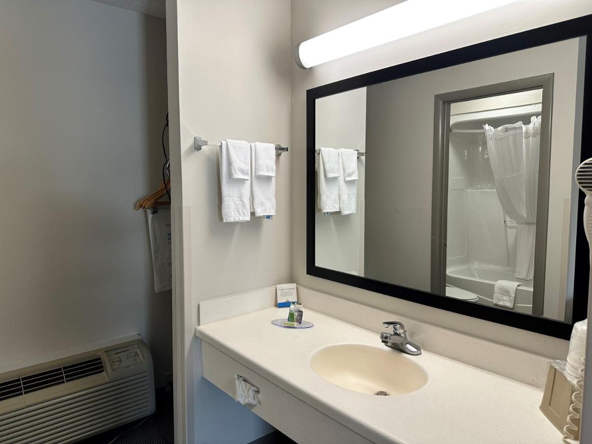 Days Inn By Wyndham Valdosta I-75 Экстерьер фото