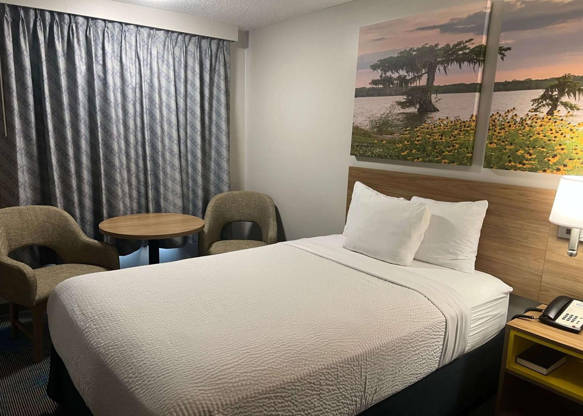 Days Inn By Wyndham Valdosta I-75 Экстерьер фото