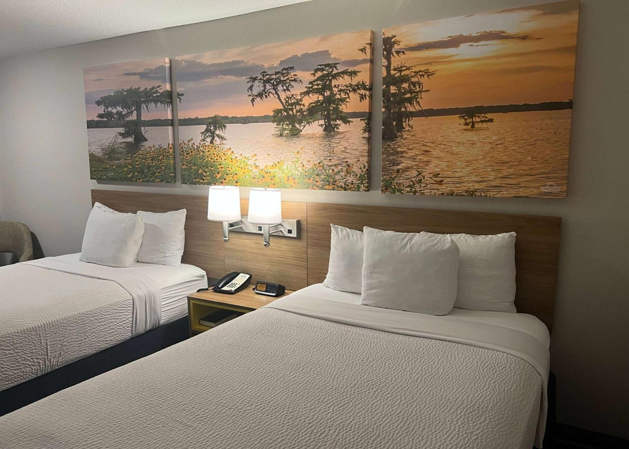 Days Inn By Wyndham Valdosta I-75 Экстерьер фото