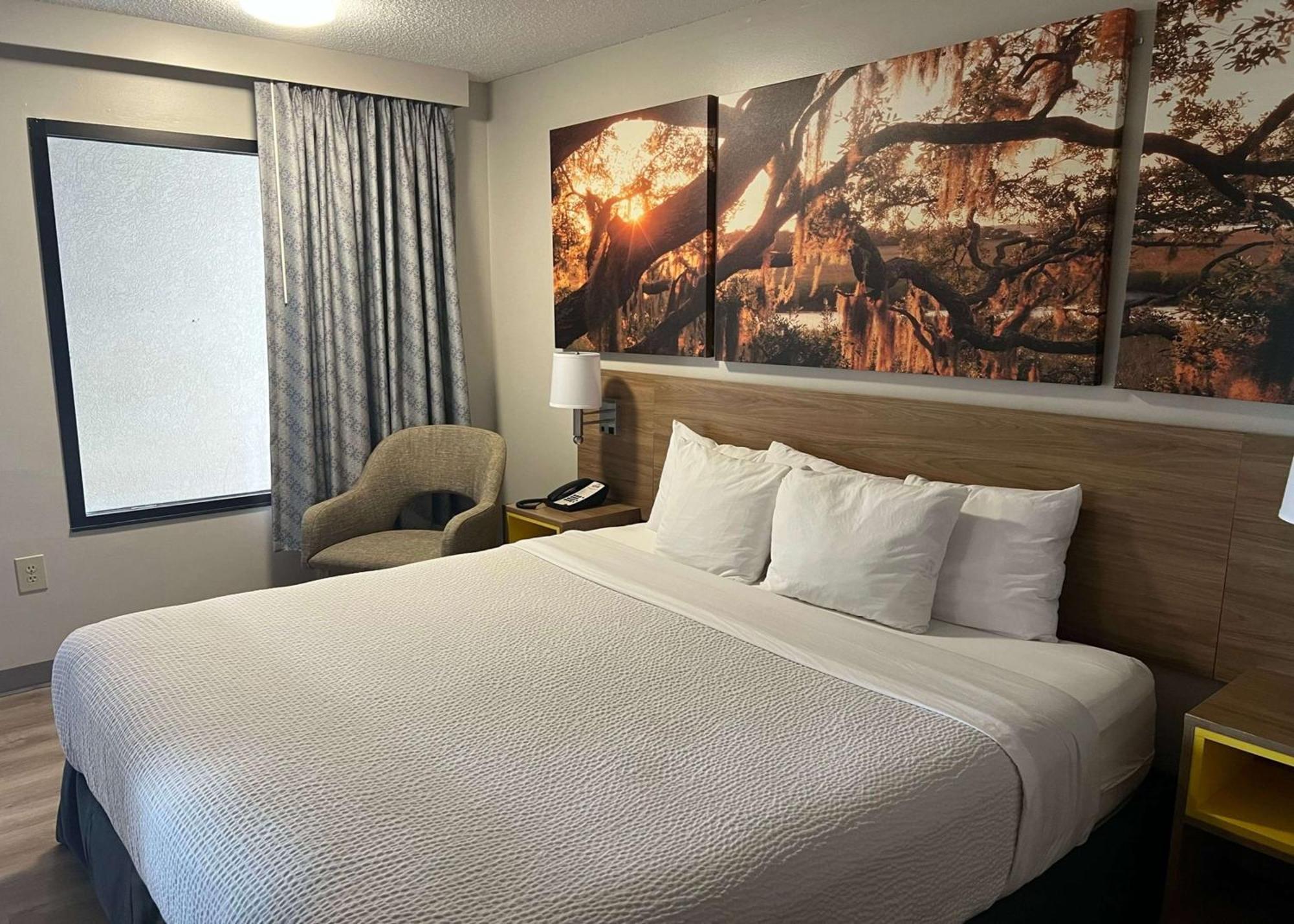 Days Inn By Wyndham Valdosta I-75 Экстерьер фото